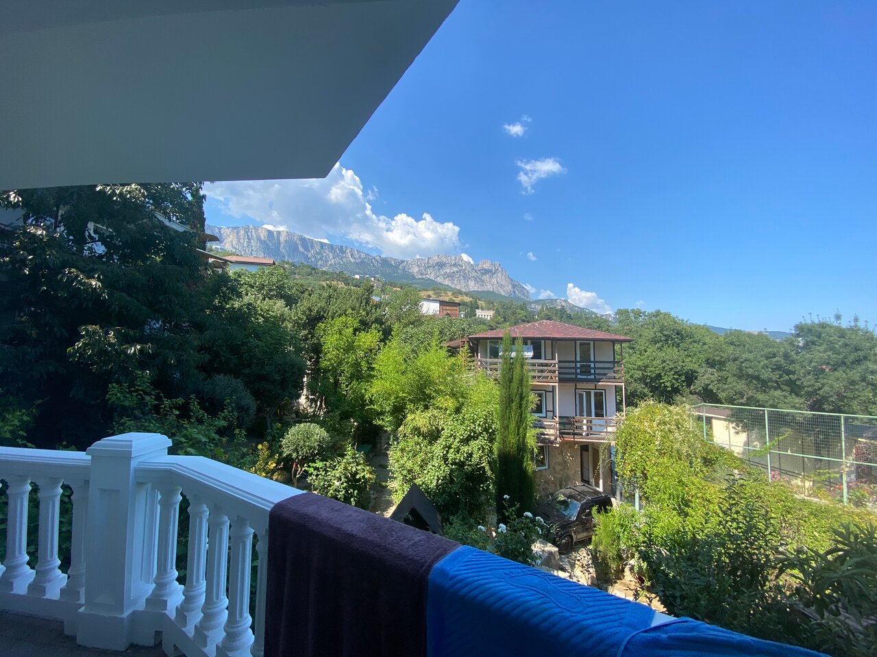 Гостевой дом Лавровый Сад Алупка-12