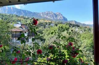 Гостевой дом Лавровый Сад Алупка-1