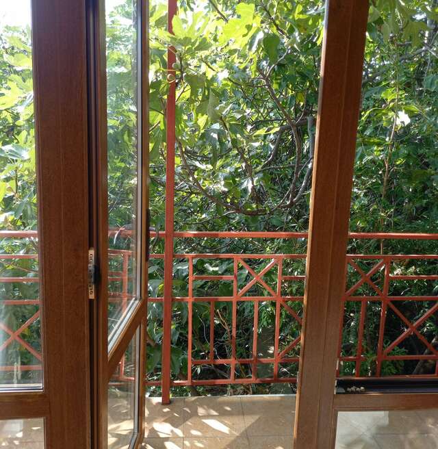 Гостевой дом Лавровый Сад Алупка-92