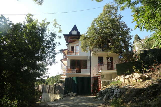 Гостевой дом Лавровый Сад Алупка-18