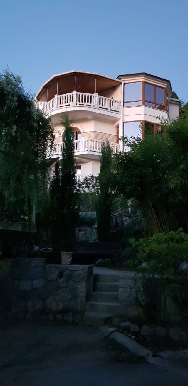 Гостевой дом Лавровый Сад Алупка-63