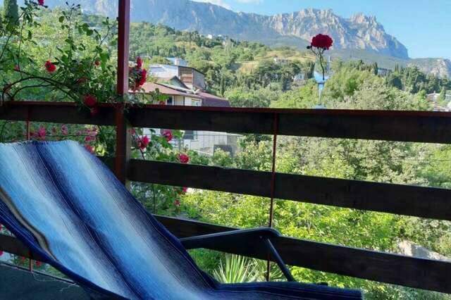 Гостевой дом Лавровый Сад Алупка-32