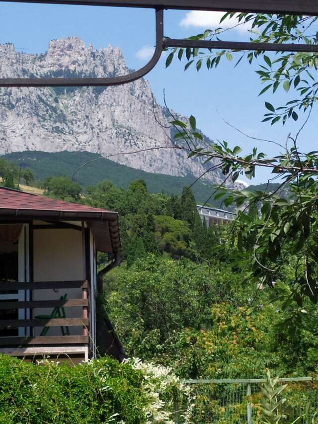 Гостевой дом Лавровый Сад Алупка-56