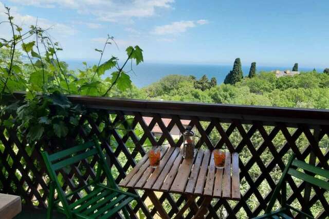 Гостевой дом Лавровый Сад Алупка-75